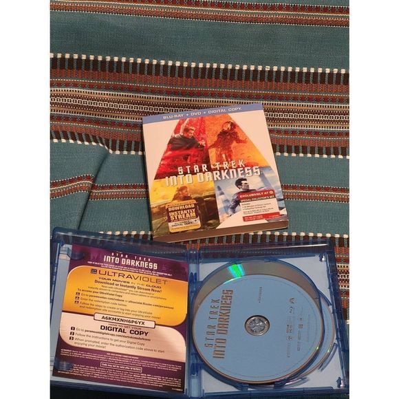 Star Treck Into Darkness Blu-ray DVD and Digital - Picture 3 of 9